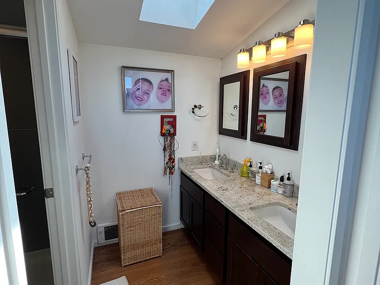 2235 Fairview Ave E #10 — Photo 10