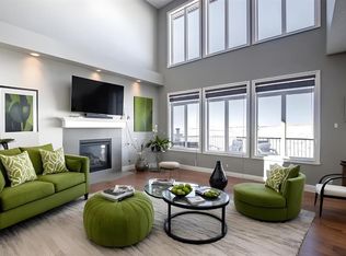 22 SE Evansborough Vw NW, Calgary, AB T3P0R2