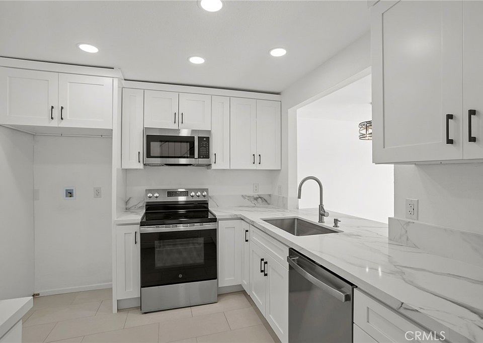 1st image of 4719 Knickerbocker Ln