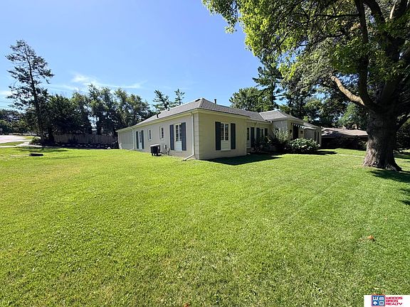 3rd image of 3800 Pace Blvd