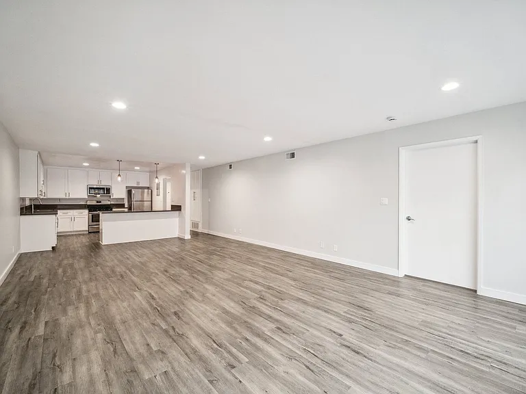 170 North Crescent Street — Photo 33