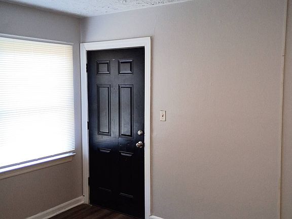 3rd image of 518 Delaware Ave #2