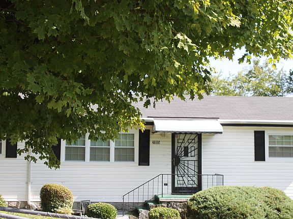 2nd image of 2805 Siener Ln