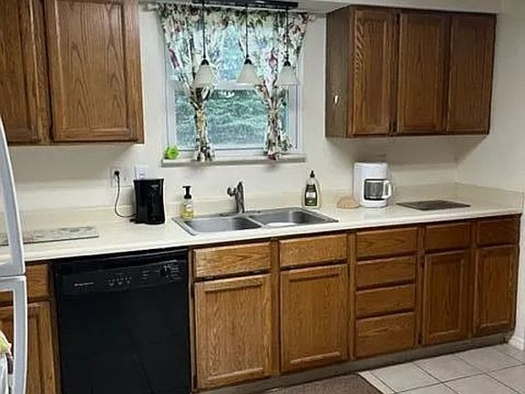 4th image of 6523 Tulip Tree Ct