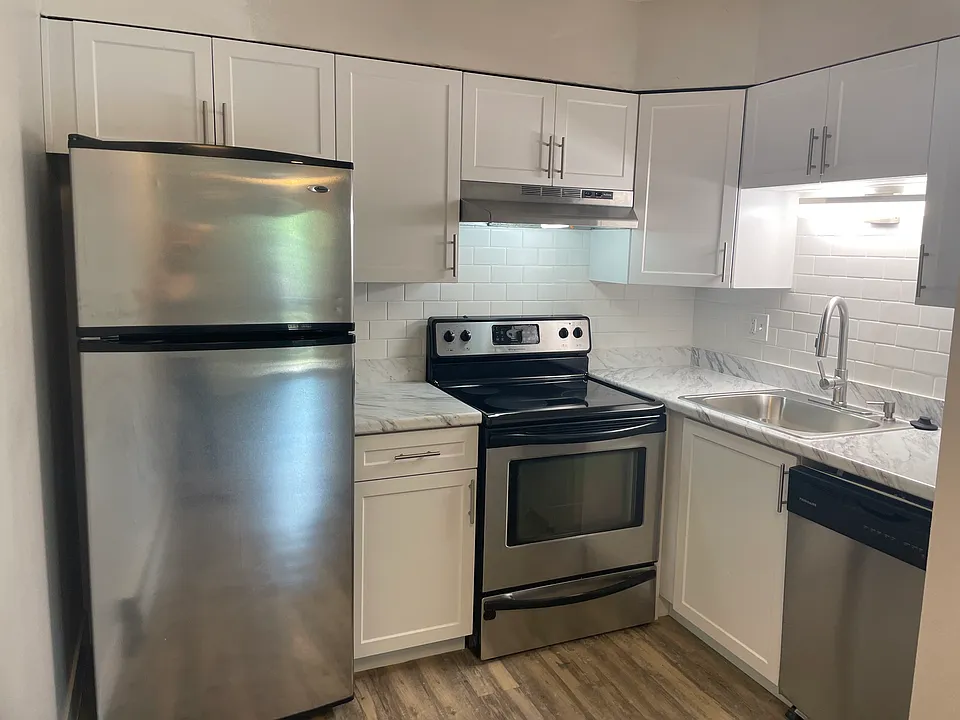 Larimar Apartments