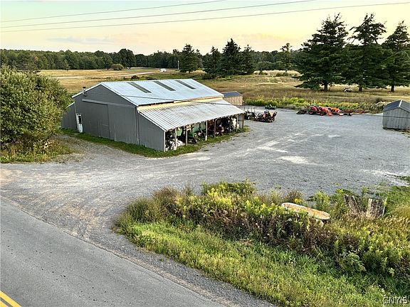2nd image of 2-4457 East Rd