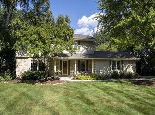 21330 Hollycrest Ct, Brookfield, WI 53045