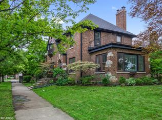 6155 N Forest Glen Ave, Chicago, IL