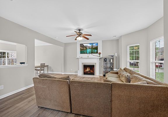 5th image of 809 W Sagewood Dr