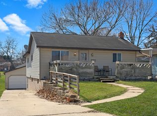 1245 W Violet St, Freeport, IL 61032