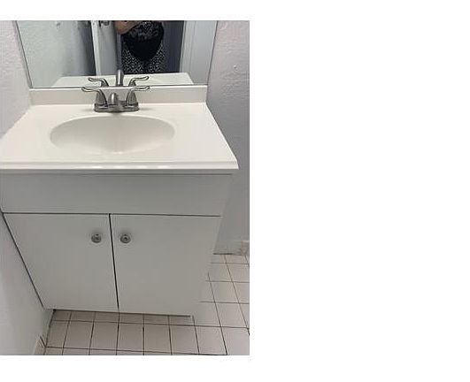 5th image of 505 NW 177th St APT 110