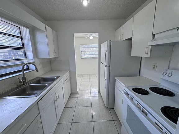 5th image of 226 NW 7th Ave