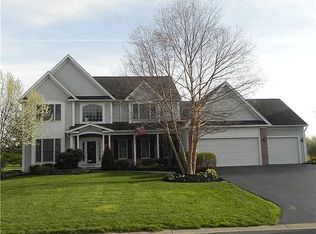 3 Sanibel Dr, Fairport, NY 14450