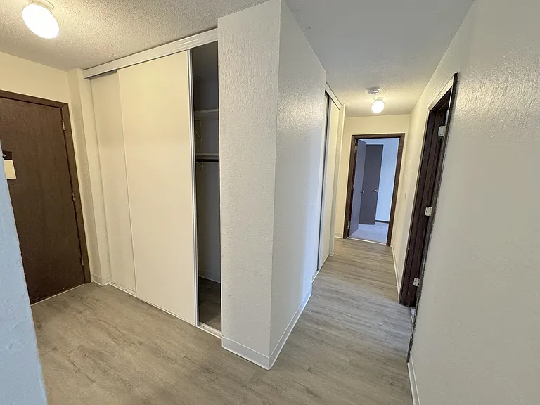 956 Place Apartments — Photo 21
