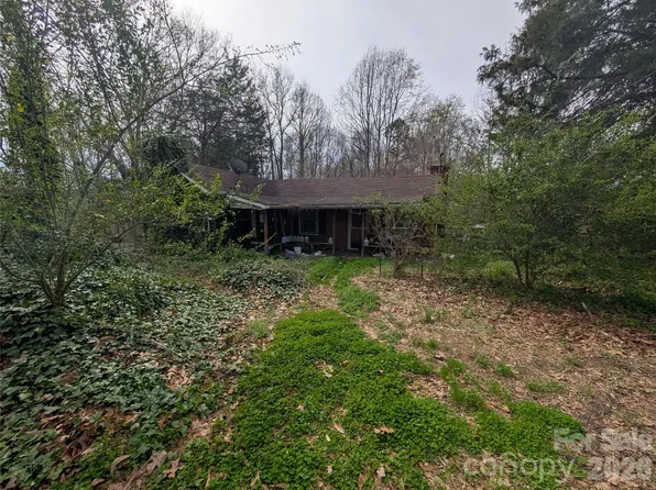 1908 Rock Hollar Rd, Stanley, NC 28164