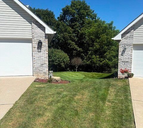 3rd image of 404 Country View Dr