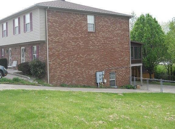 2nd image of 190 S Killarney Ln