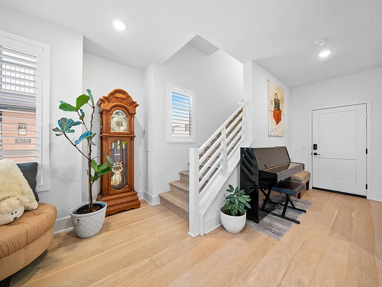 16256 Dawn Way — Photo 2
