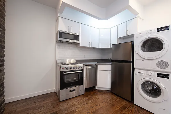 Rented by R New York | media 27