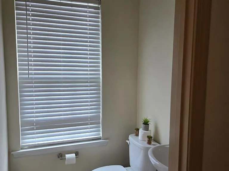 76 Albert Ct — Photo 19