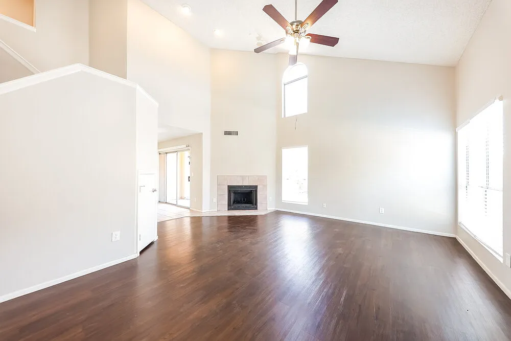 3 bed, 2.0 bath, 1585 sqft, $3,100 — Photo 4