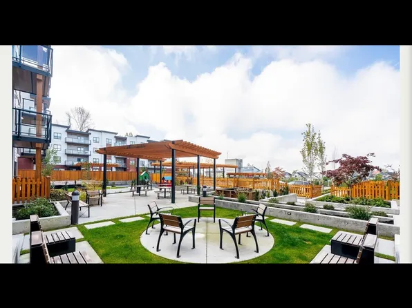 20282 72b Ave #209, Langley, BC V2Y 3X3