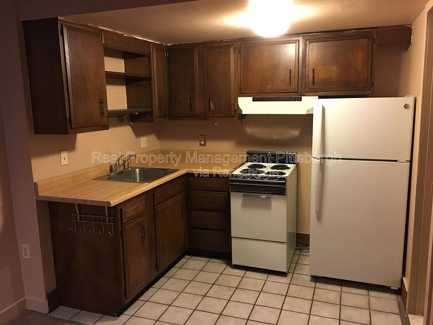 2 bed, 1.5 bath, 1100 sqft, $1,525 — Photo 3