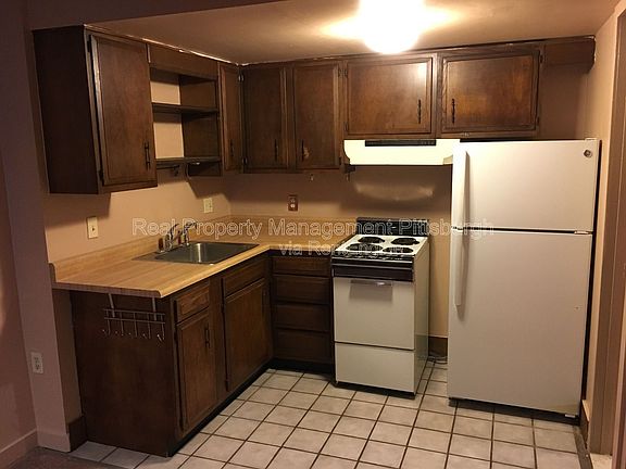 3rd image of 332 Lehigh Ave #1A
