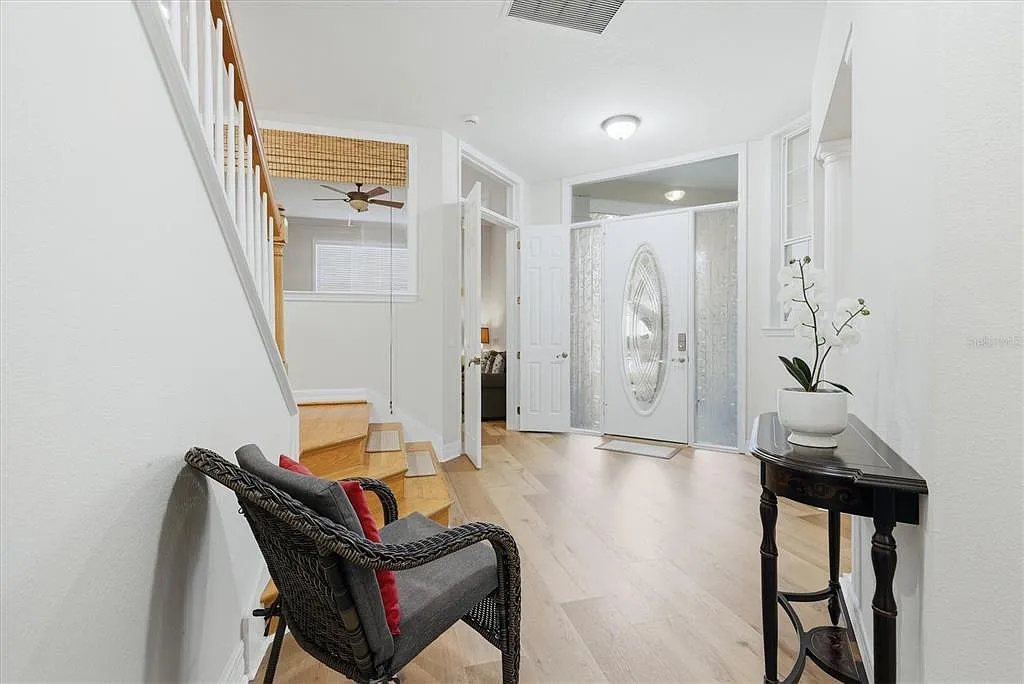 3 bed, 3.5 bath, 3046 sqft, $6,975 — Photo 2
