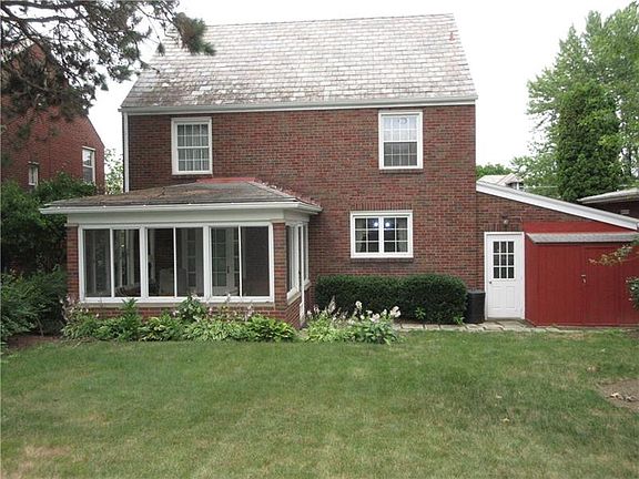 3rd image of 223 E Christie Ave