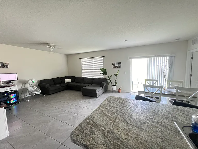 187 Emanuelle Dr — Photo 25