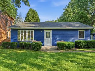 2804 Russett Rd, McHenry, IL 60050