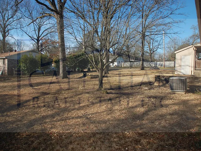 401 Country Club Rd — Photo 18