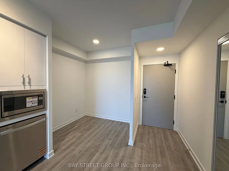 5105 Hurontario St #1703 — Photo 4