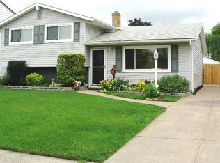 4359 Sky Lane Dr, Cleveland, OH 44109