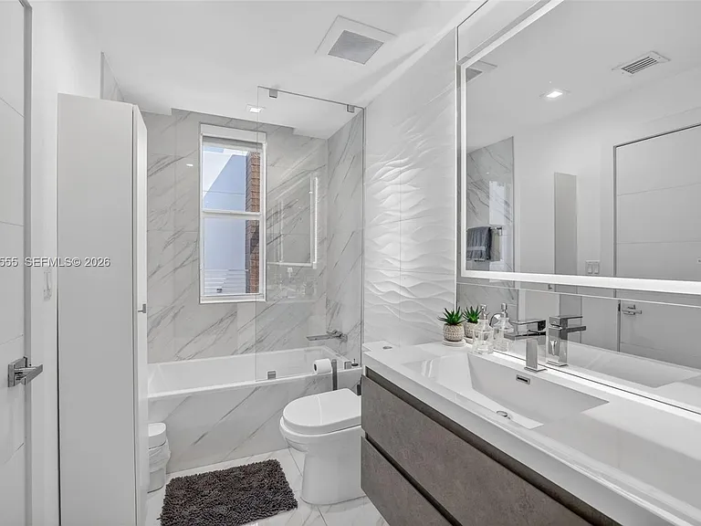 700 NE 14th Ave #311 — Photo 27