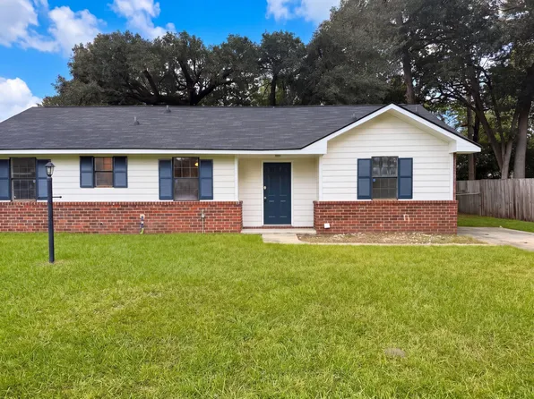 1300 Maryland Dr, Ladson, SC 29456