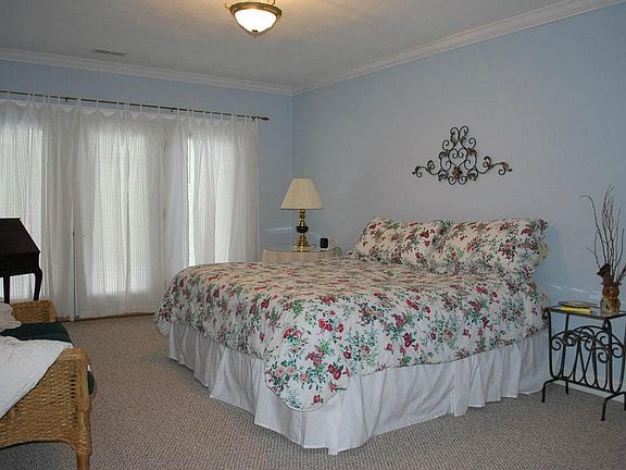 3rd image of 6705 Hidden Woods Dr