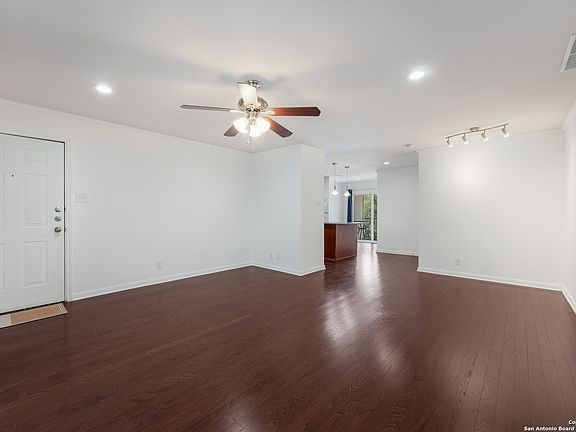 4th image of 100 Lorenz Rd #1202
