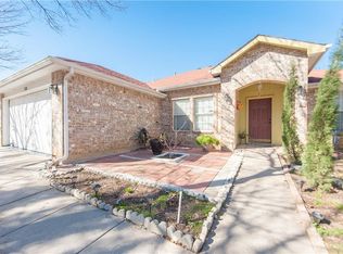 3211 Cliff Oaks Dr, Corinth, TX 76210