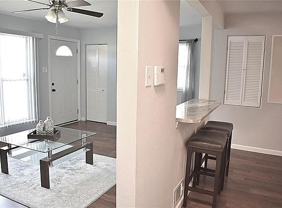 5th image of 3700 Carondelet Blvd