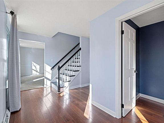 3rd image of 105 Valley Forge Dr