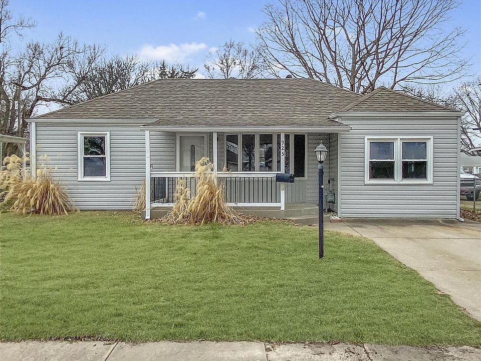 1st image of 925 NE Kellam Ave
