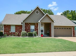 1116 N Hickory Dr W, Broken Arrow, OK 74012