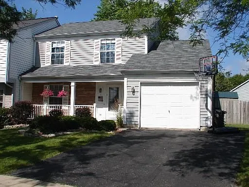 828 Handley Ct photo 1