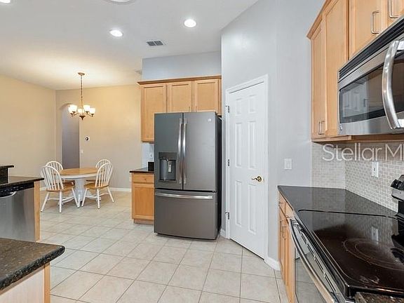 4th image of 999 Kersfield Cir