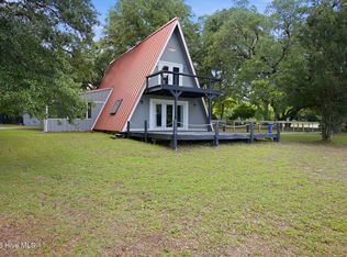 1098 Kings Landing Road, Hampstead, NC 28443