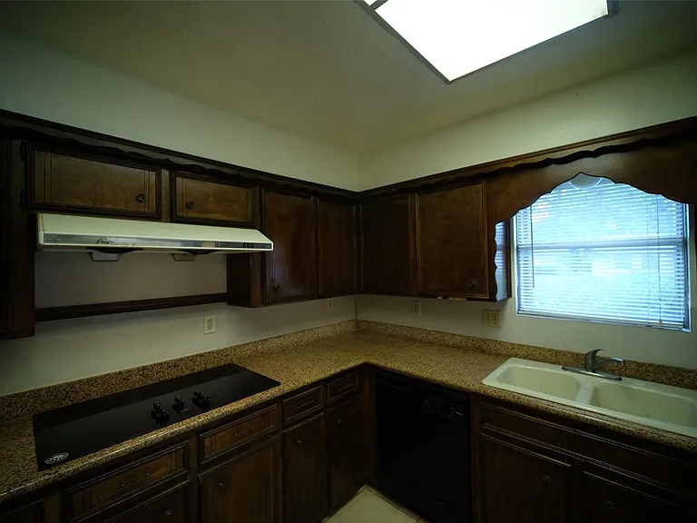 12403 Bexley Dr — Photo 6