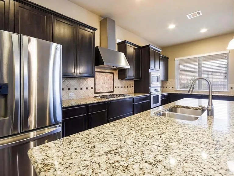 213 Simmons Dr — Photo 15