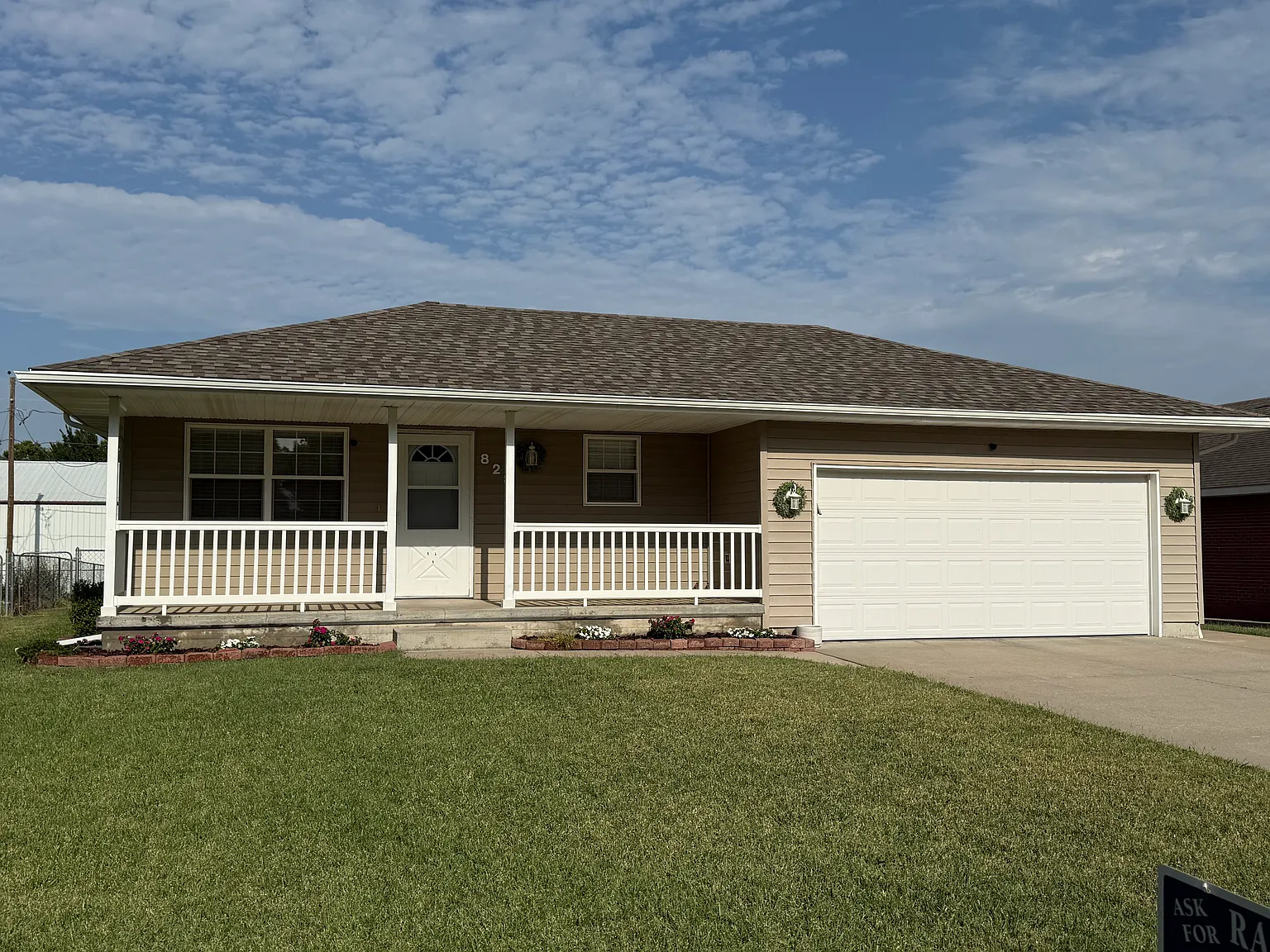 3 bed, 1915 sqft, $1,600 — Photo 1